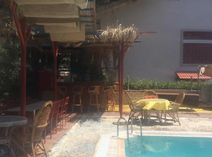 Mavera فندق إتْشميلير